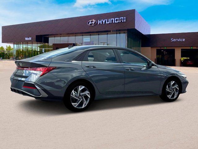 Vehicle image 8 of 12