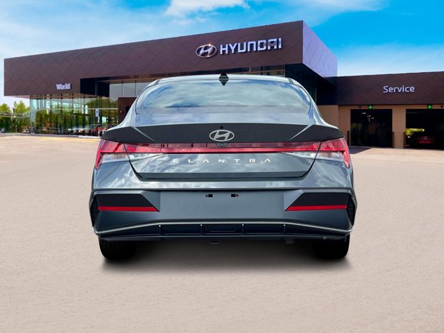 Vehicle image 9 of 12