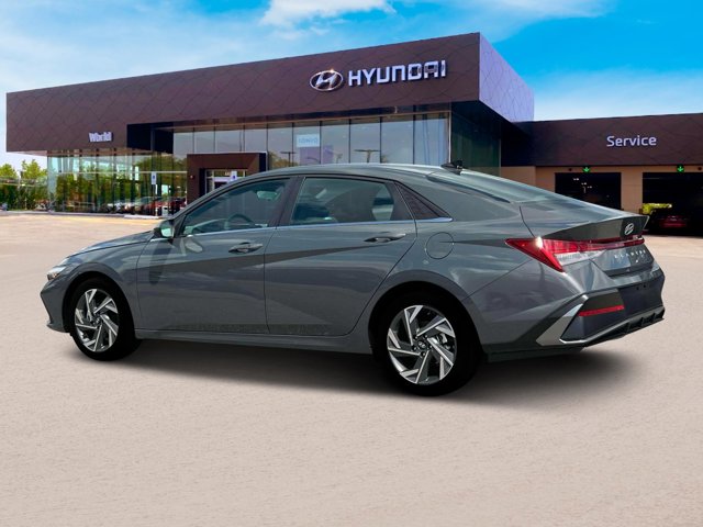 Vehicle image 11 of 12