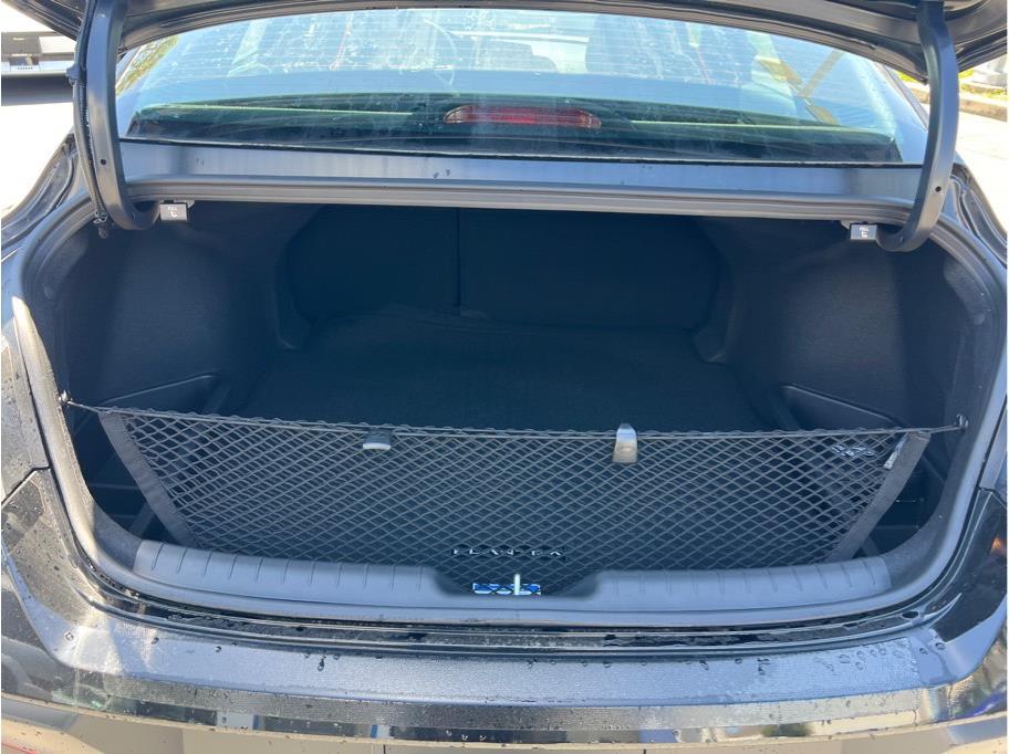 Vehicle image 20 of 22
