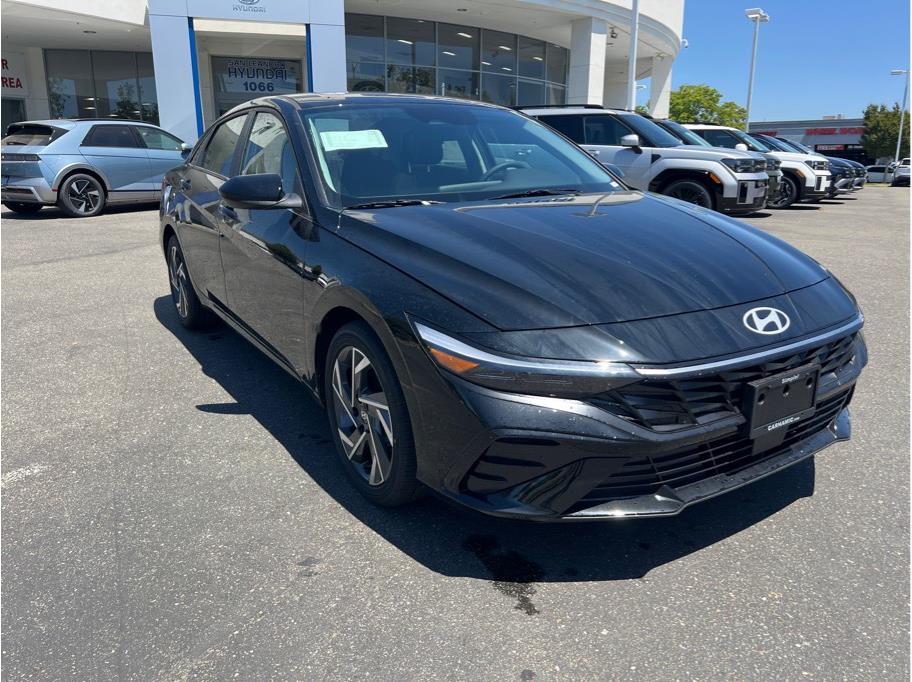 Vehicle image 3 of 22