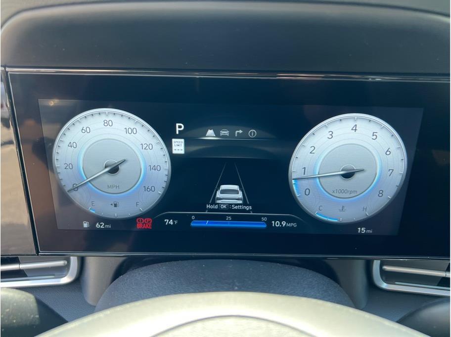 Vehicle image 11 of 22