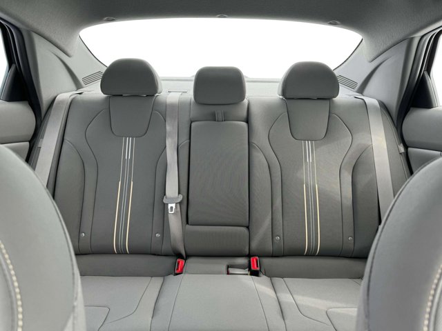 Vehicle image 16 of 19