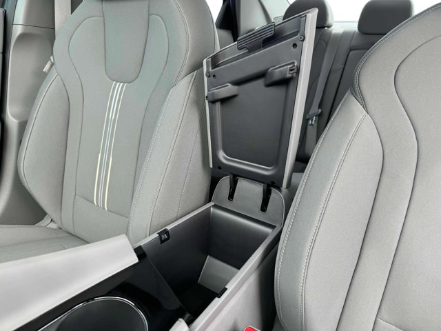 Vehicle image 18 of 19