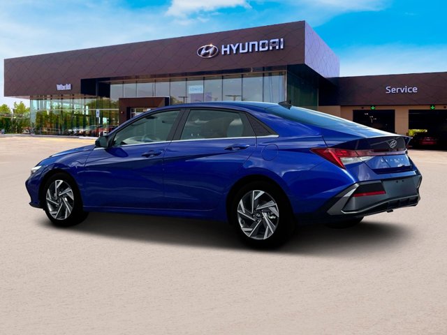 Vehicle image 11 of 19