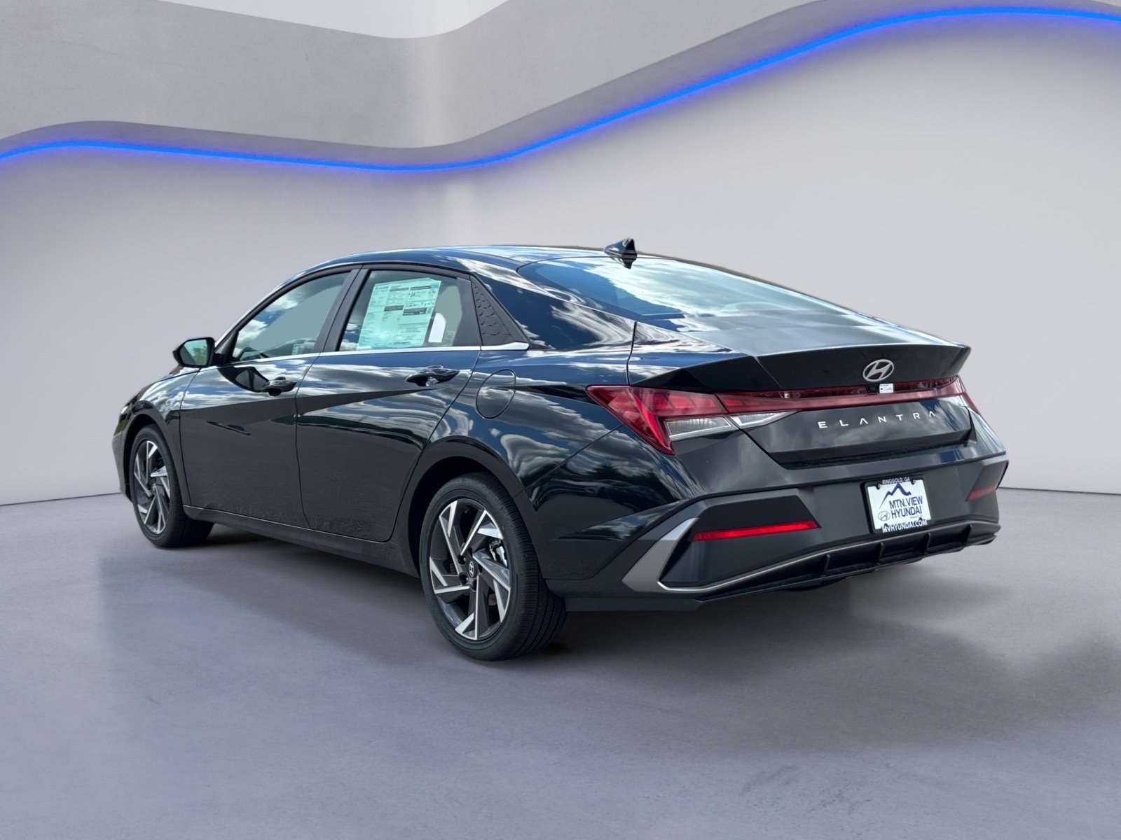 2025 Hyundai Elantra SEL Convenience Image 7 of 23