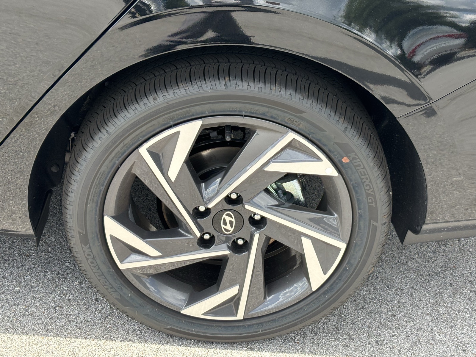 2025 Hyundai Elantra SEL Convenience Image 8 of 23