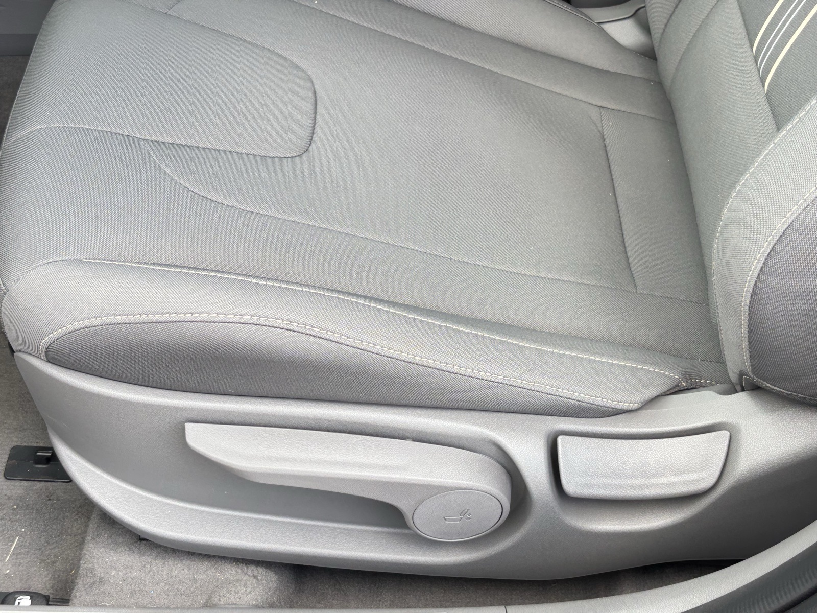 2025 Hyundai Elantra SEL Convenience Image 22 of 23