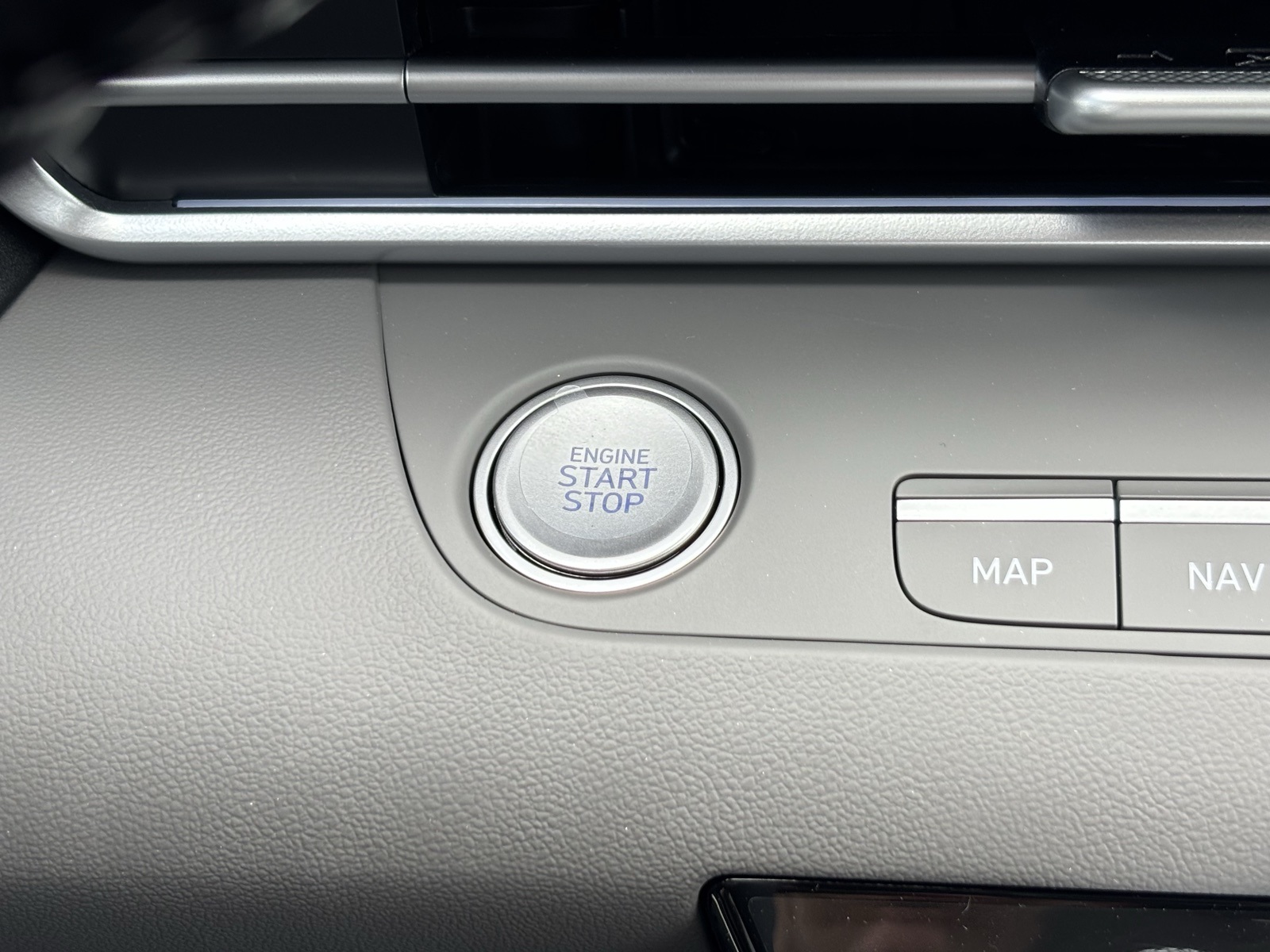 2025 Hyundai Elantra SEL Convenience Image 19 of 23