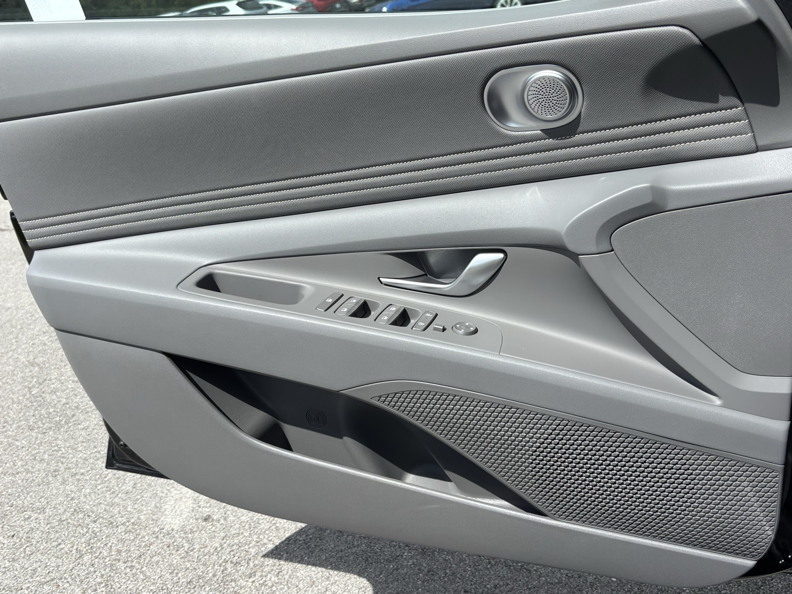 2025 Hyundai Elantra SEL Convenience Image 17 of 23