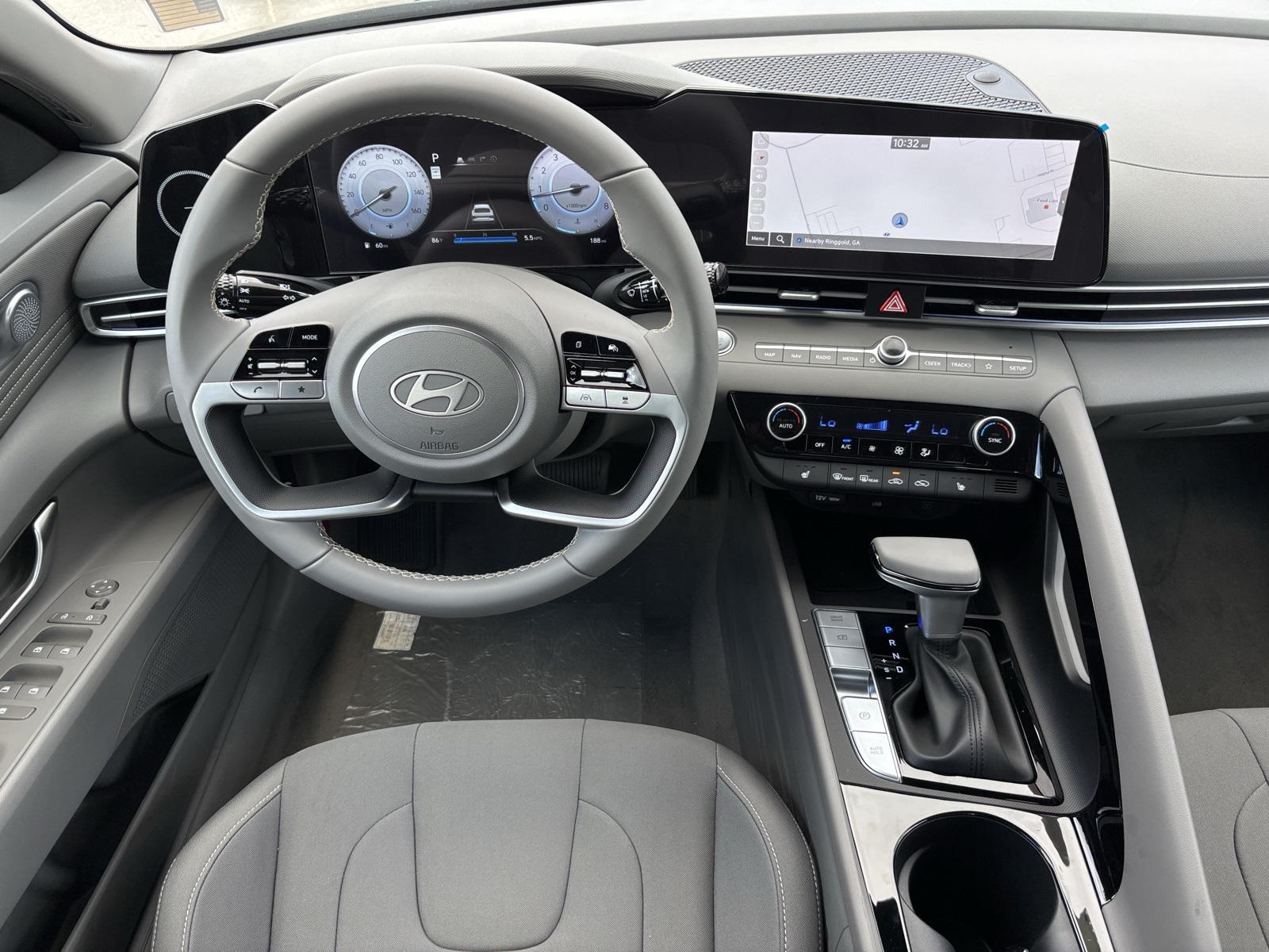 2025 Hyundai Elantra SEL Convenience Image 12 of 23