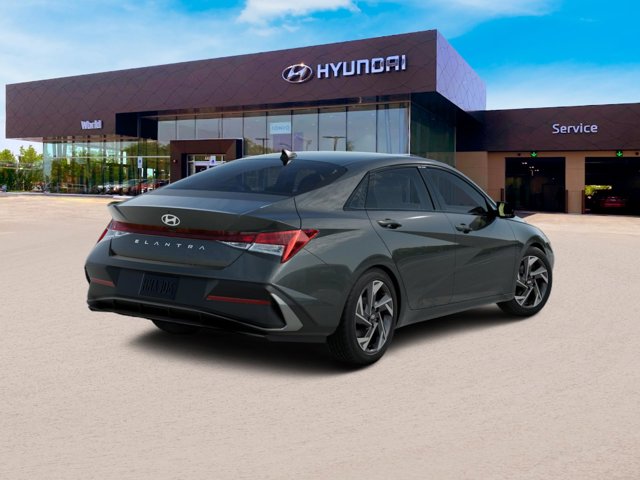 Vehicle image 5 of 7
