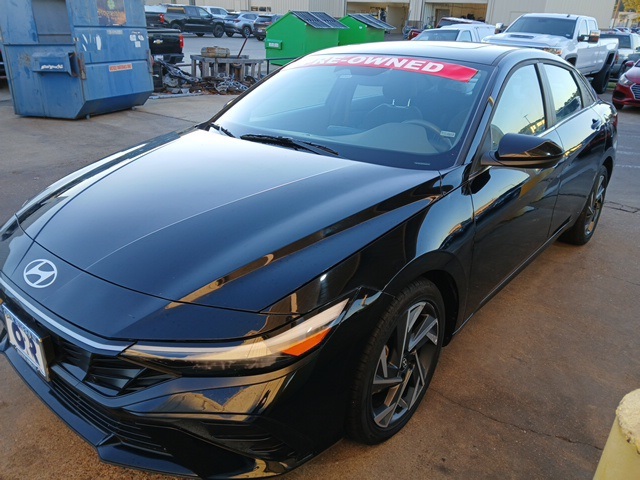 2025 Hyundai Elantra SEL Convenience Image 1 of 11