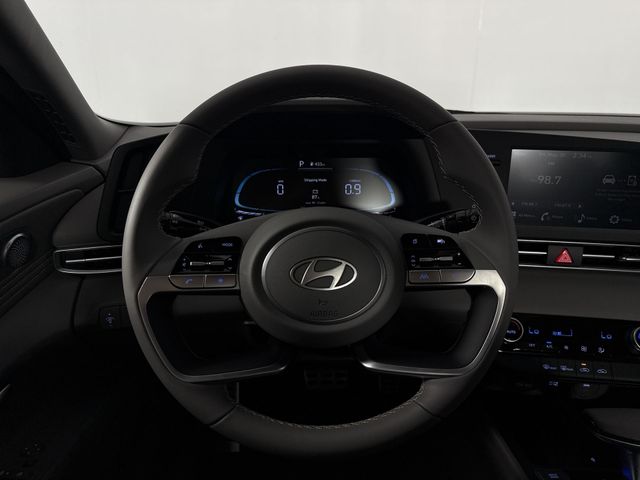 Vehicle image 33 of 45