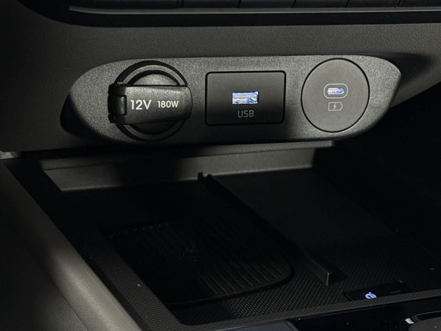 Vehicle image 32 of 45
