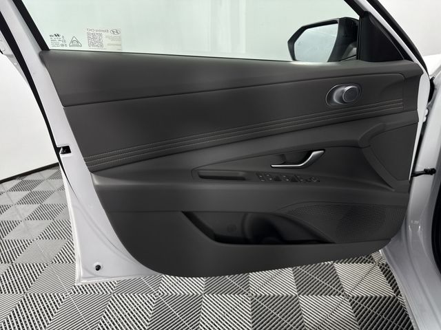 Vehicle image 40 of 45