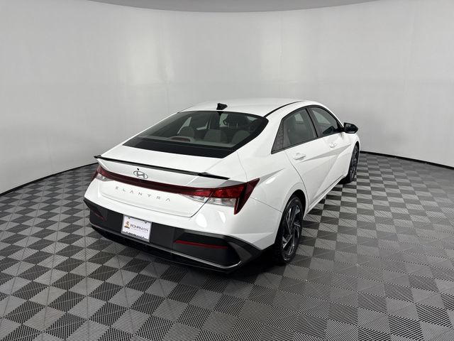 Vehicle image 14 of 45