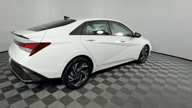 Vehicle image 13 of 45