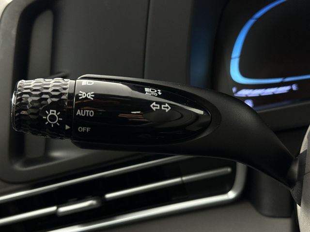 Vehicle image 36 of 45