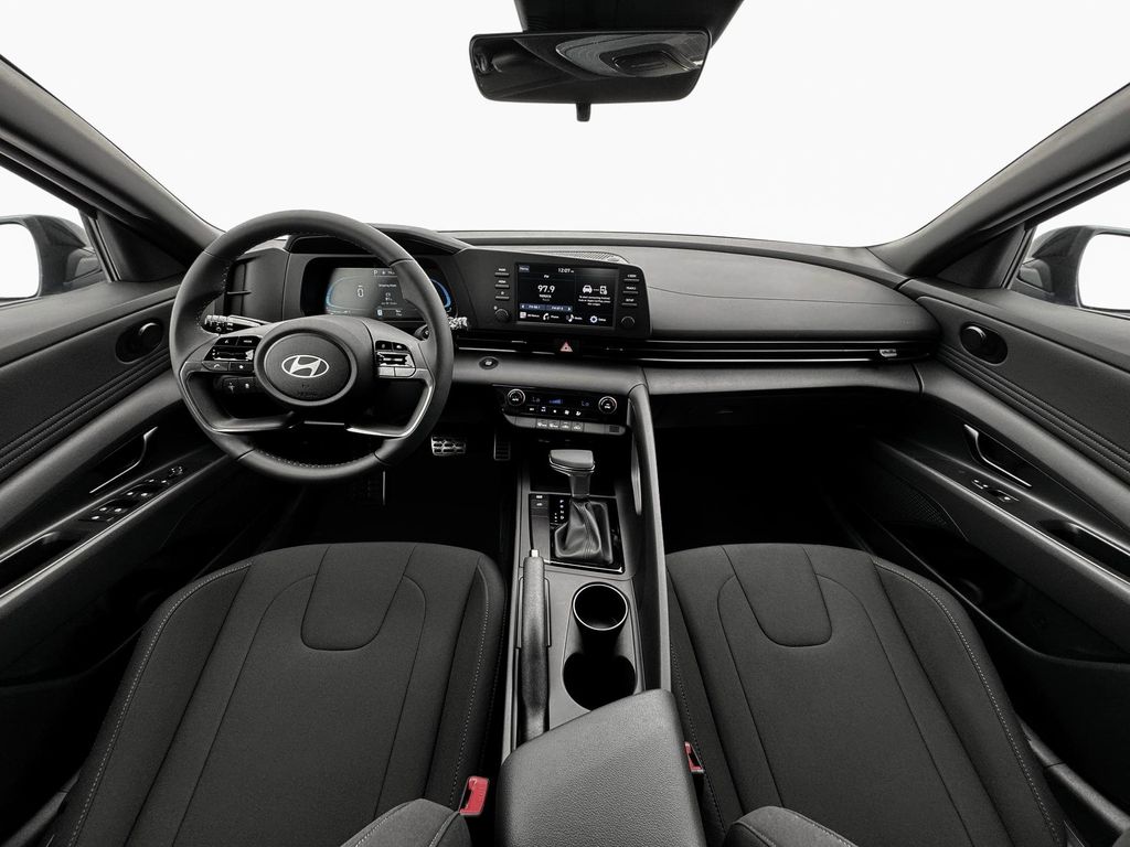 2025 Hyundai Elantra SEL Sport Image 15 of 19
