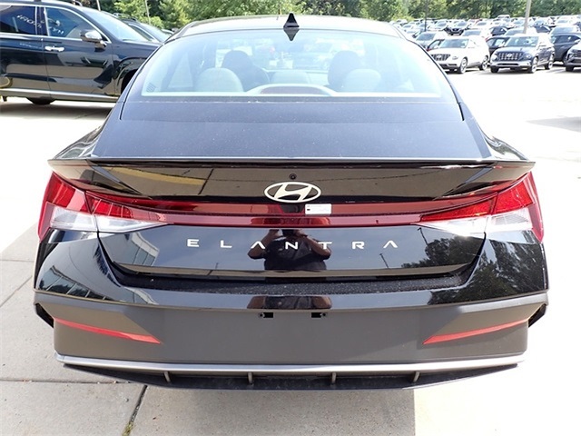 2025 Hyundai Elantra SEL Sport Image 20 of 20