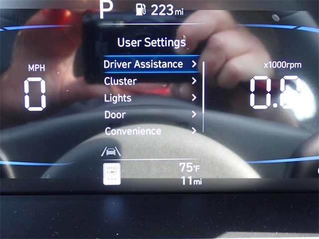 2025 Hyundai Elantra SEL Sport Image 14 of 20