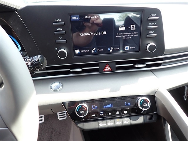 2025 Hyundai Elantra SEL Sport Image 16 of 20