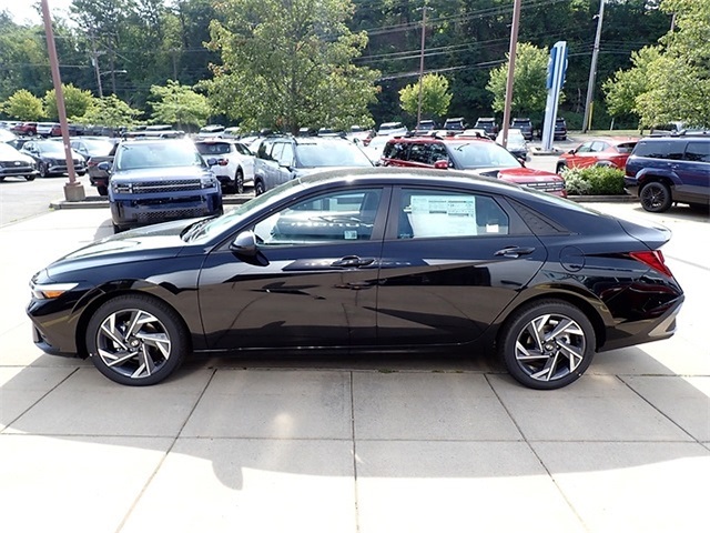 2025 Hyundai Elantra SEL Sport Image 7 of 20