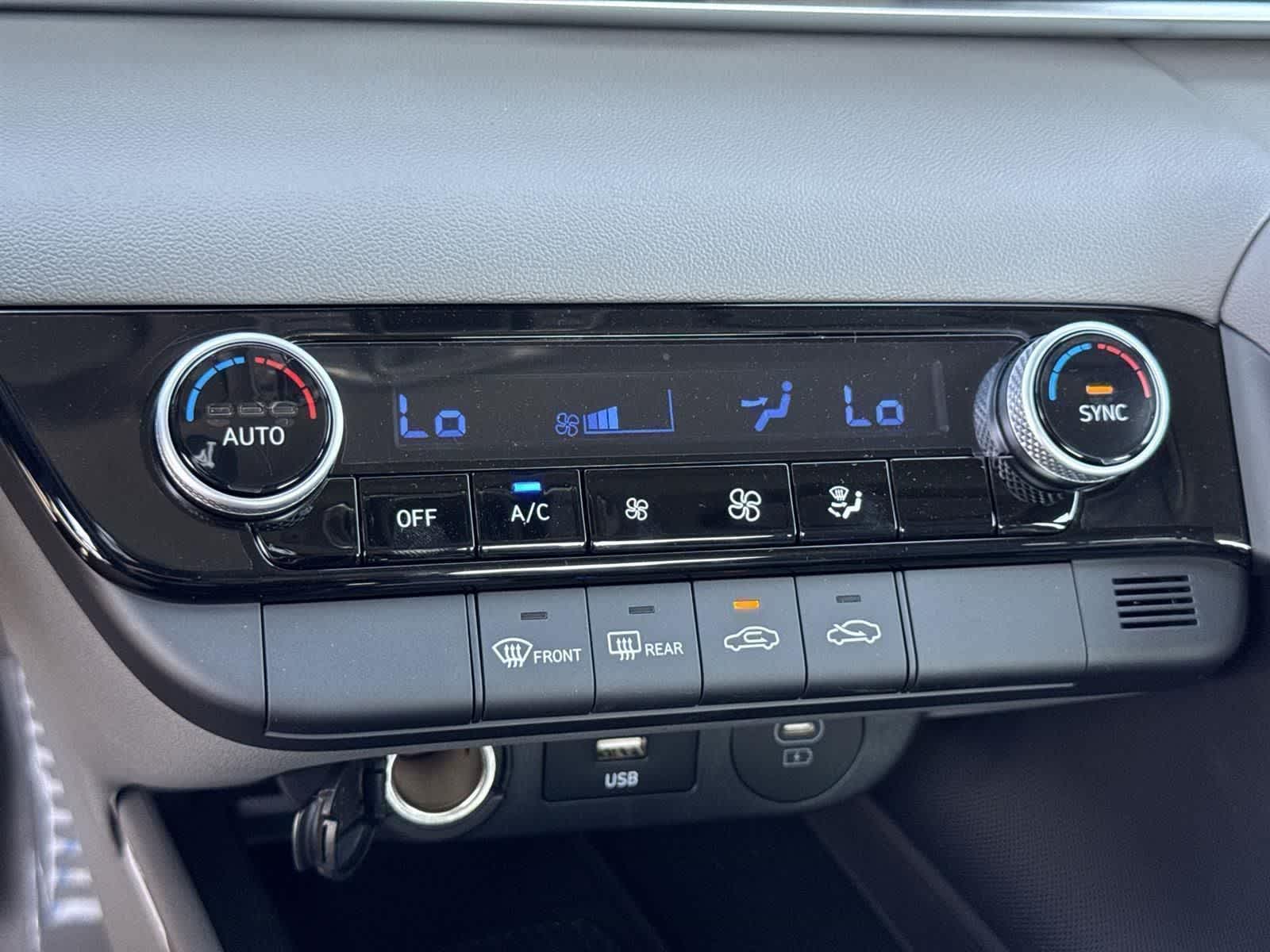 2025 Hyundai Elantra SEL Sport Image 20 of 36