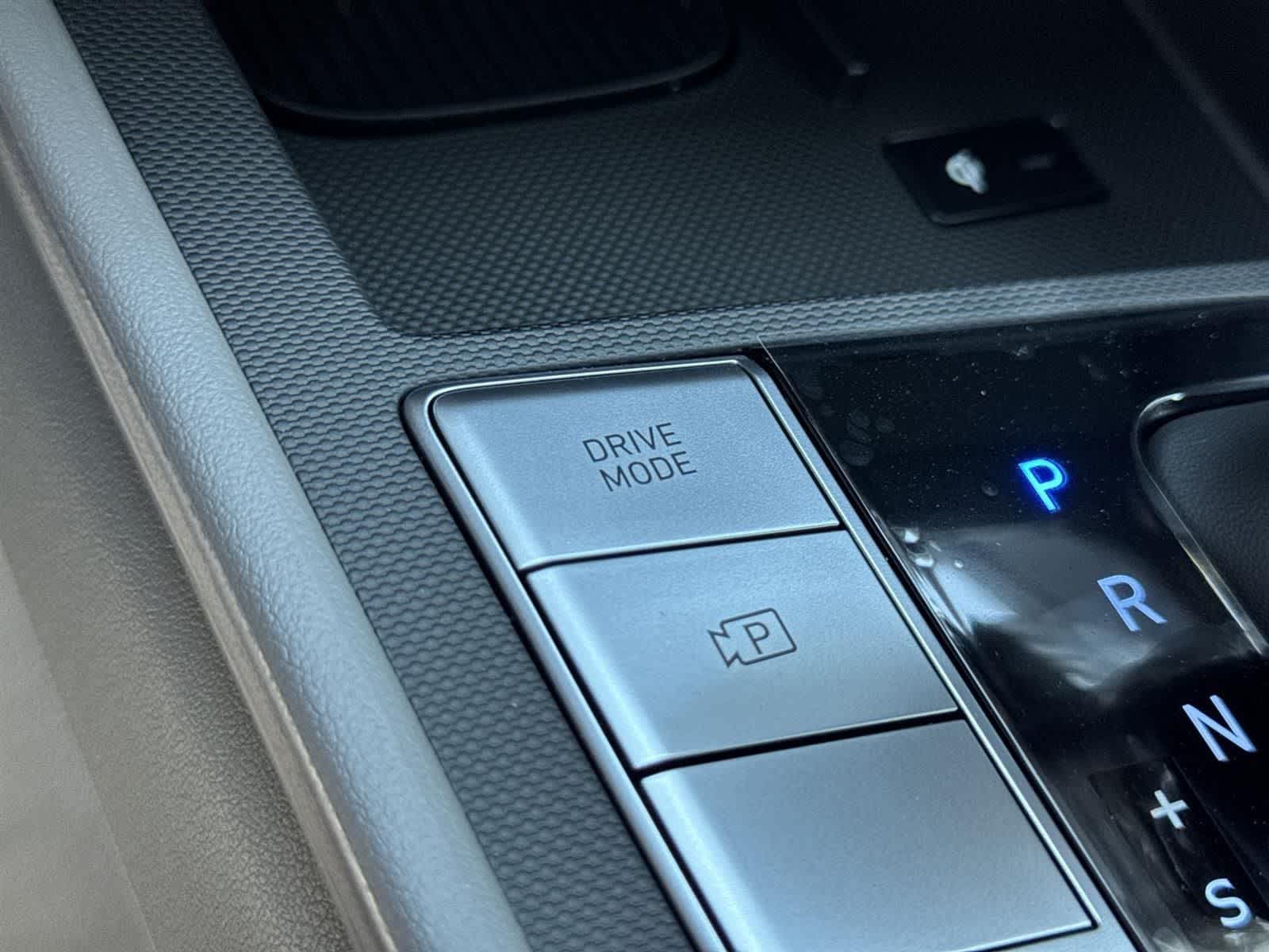 2025 Hyundai Elantra SEL Sport Image 30 of 36