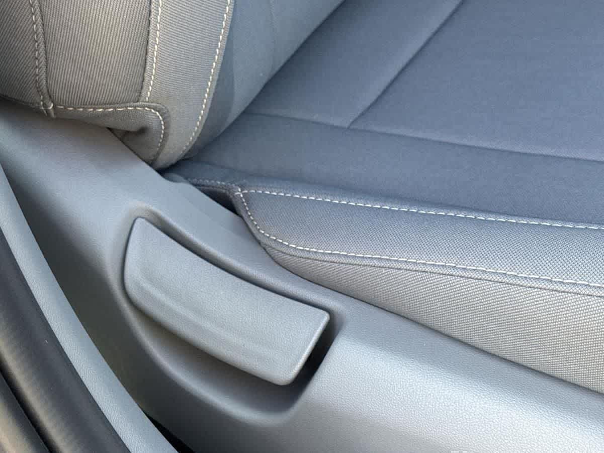 2025 Hyundai Elantra SEL Sport Image 35 of 36