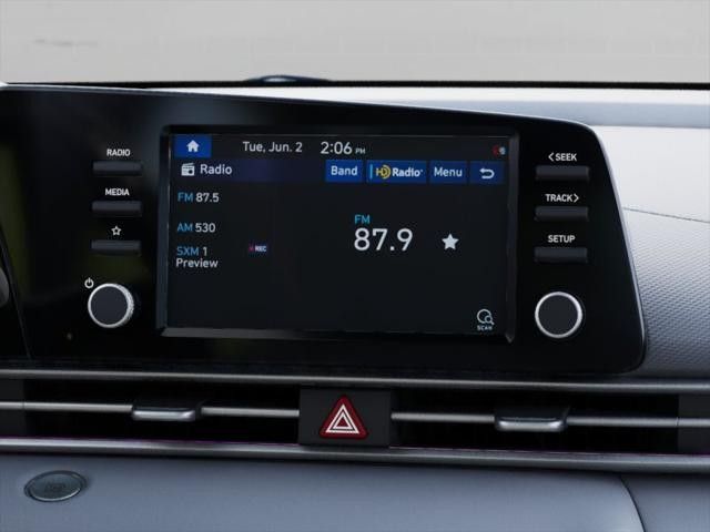 Vehicle image 15 of 19