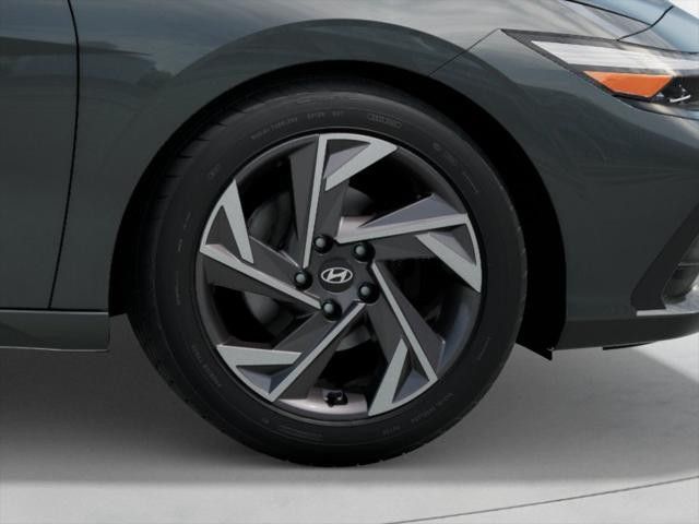 Vehicle image 10 of 19