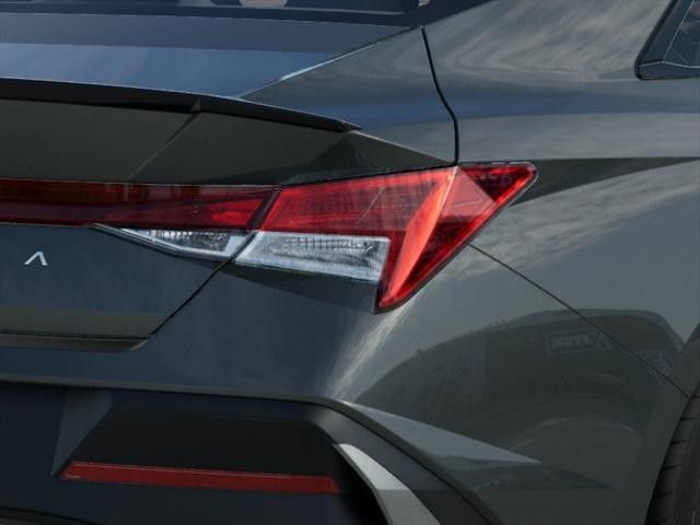 Vehicle image 12 of 19
