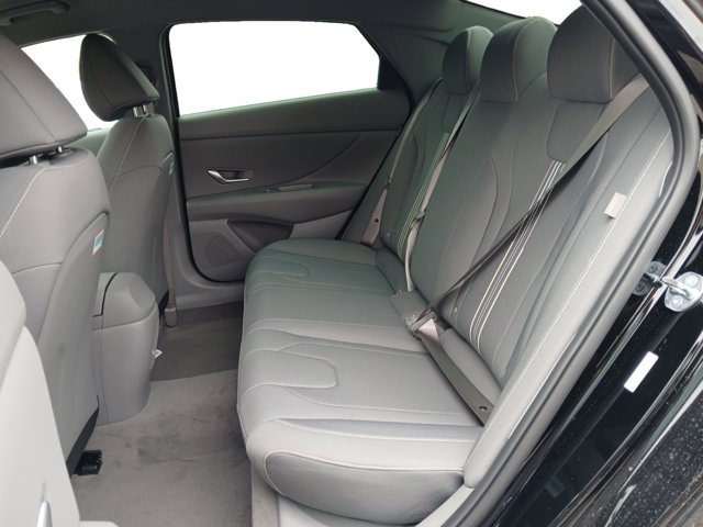 Vehicle image 10 of 22