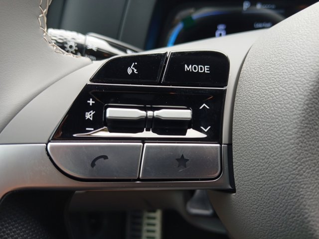 Vehicle image 21 of 22