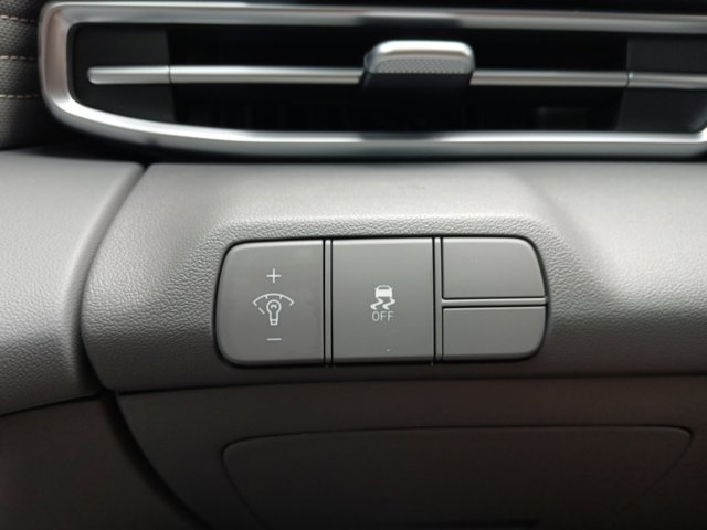 Vehicle image 18 of 22