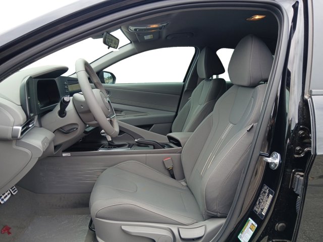 Vehicle image 11 of 22