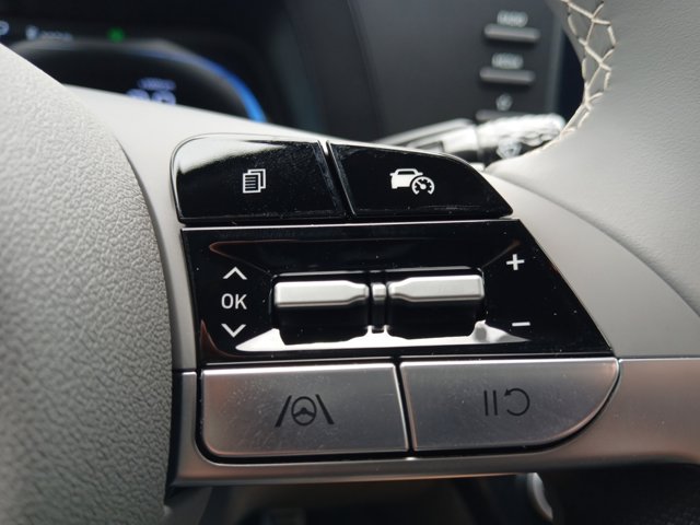 Vehicle image 20 of 22