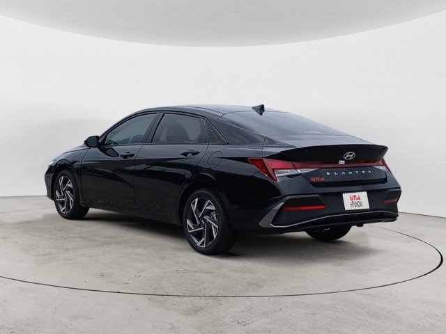 Vehicle image 7 of 22