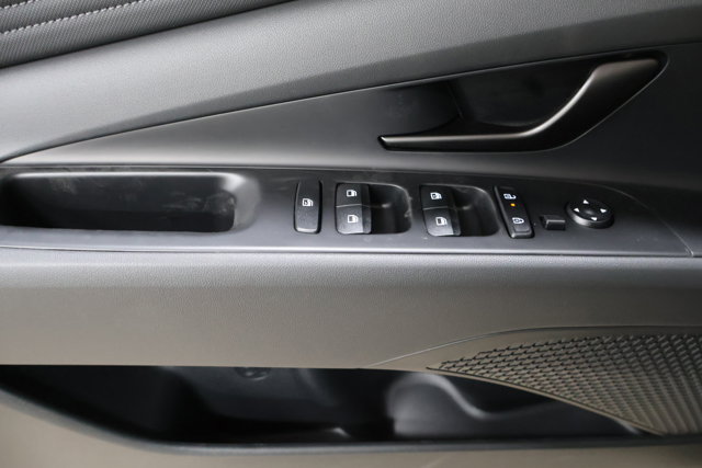 Vehicle image 7 of 31
