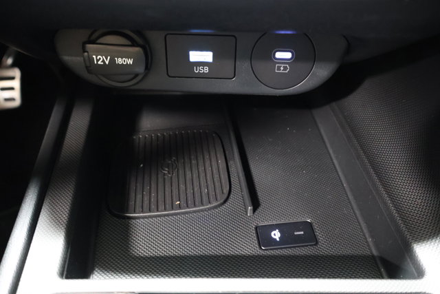 Vehicle image 22 of 31