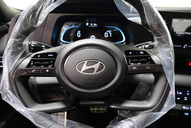 Vehicle image 15 of 31