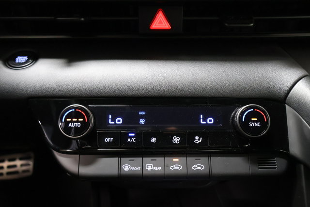 Vehicle image 21 of 31