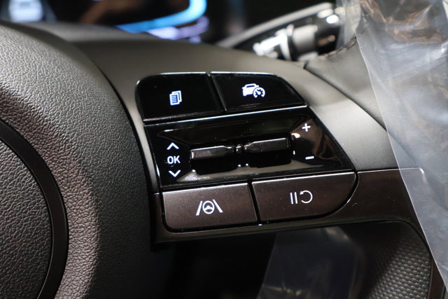 Vehicle image 17 of 31