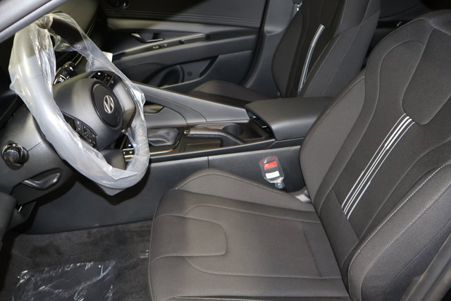 Vehicle image 13 of 31