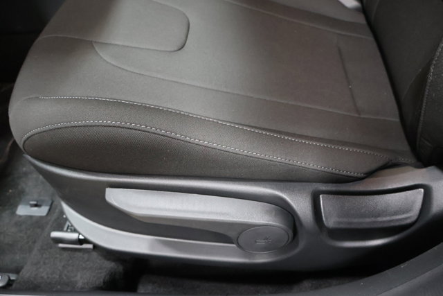 Vehicle image 8 of 31
