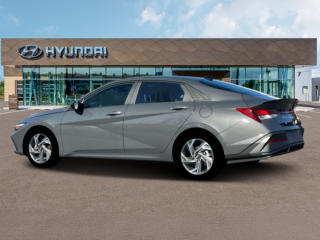 2025 Hyundai Elantra SEL Sport Image 10 of 19