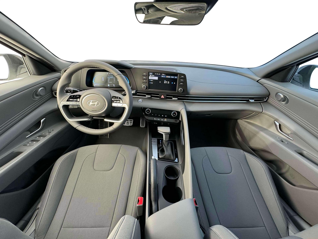 2025 Hyundai Elantra SEL Sport Image 15 of 19