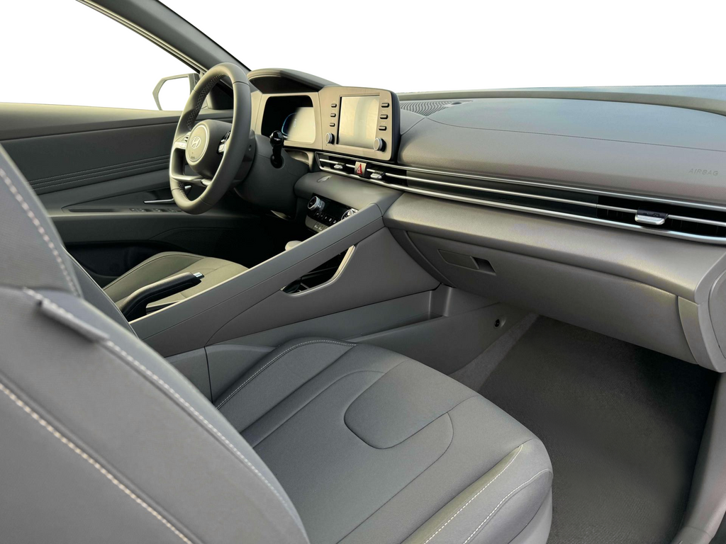 2025 Hyundai Elantra SEL Sport Image 18 of 19